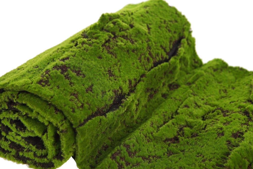 Manto de musgo artificial con una muy buena calidad y naturalización. Ideal para tus montajes florales y jardines verticales